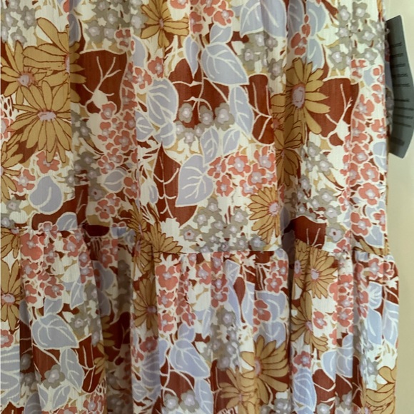 Astr floral dress never worn size small - Picture 3 of 3